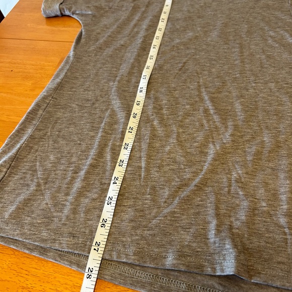 Gray rolled sleeve v-neck top - Picture 5 of 6